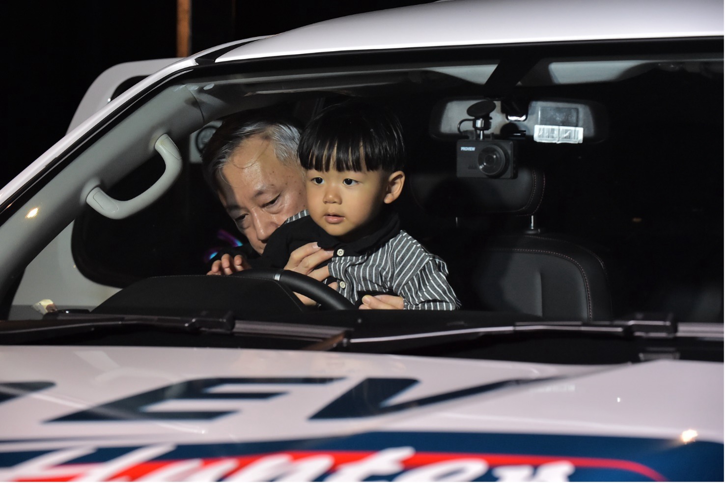 електричний пікап 4X4 з подвійним приводом